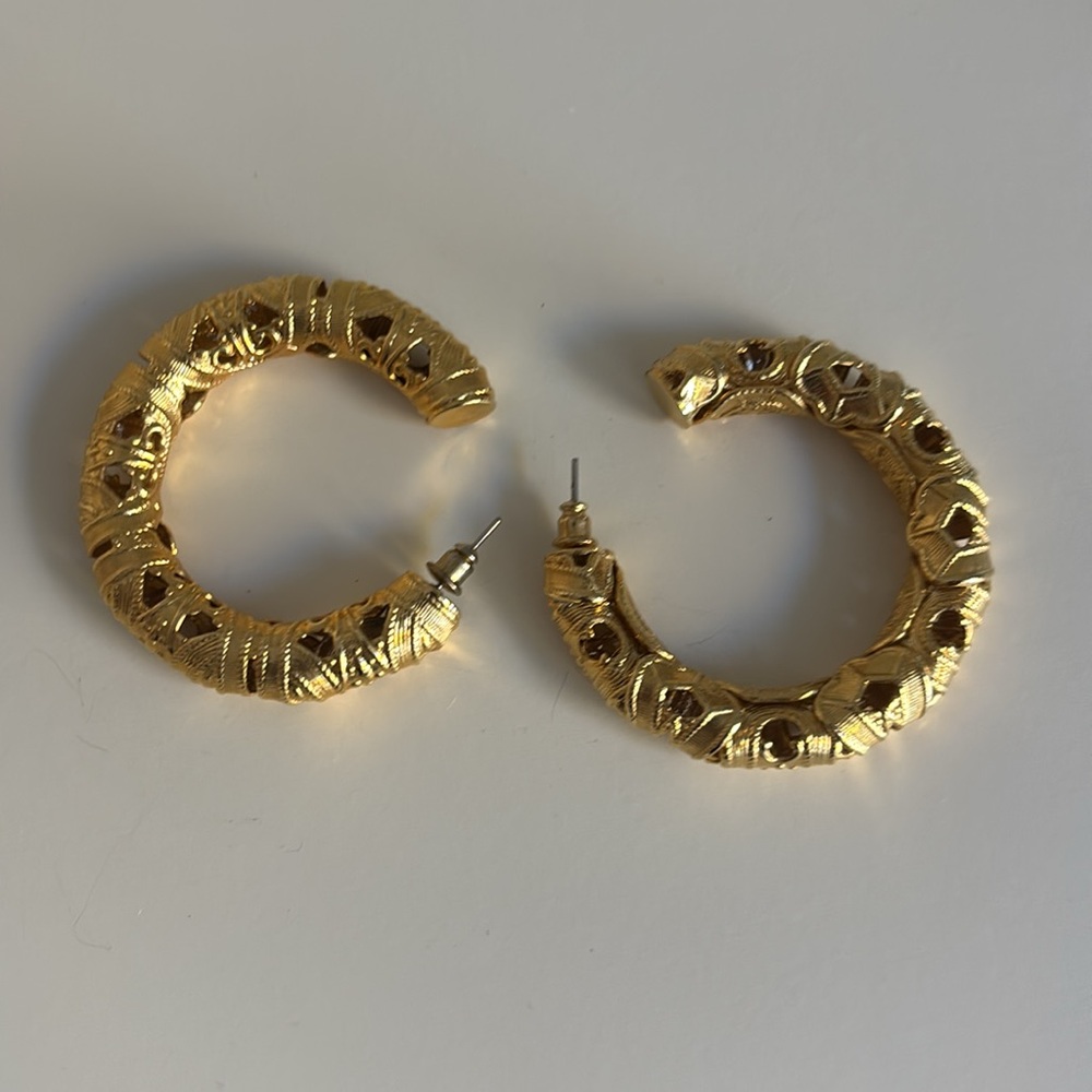 Vintage 80s Gold tone Etched Hoops Pierced Earrings
